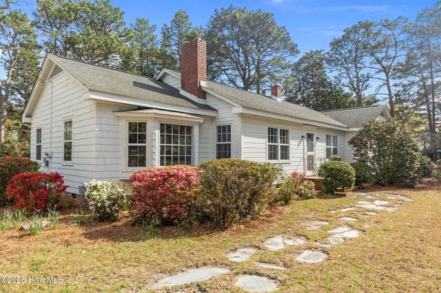 1004 N Poplar Street, Aberdeen, NC 28315