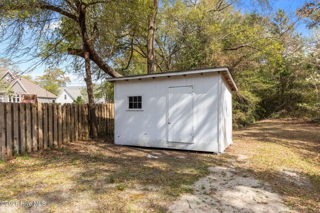 1004 N Poplar Street, Aberdeen, NC 28315