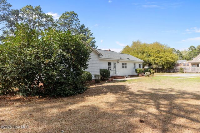 1004 N Poplar Street, Aberdeen, NC 28315
