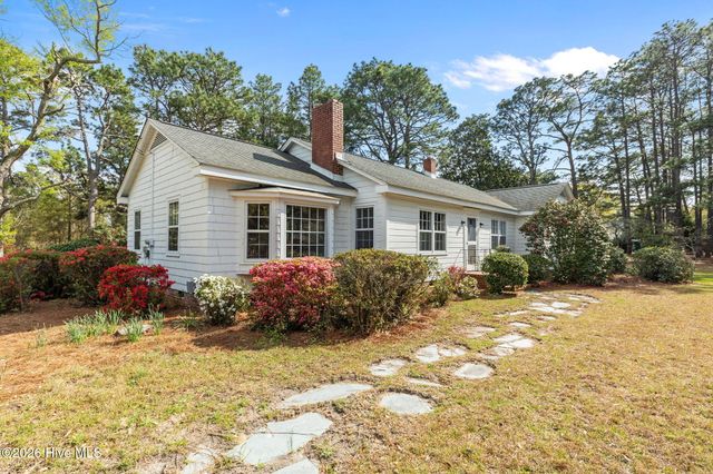 1004 N Poplar Street, Aberdeen, NC 28315