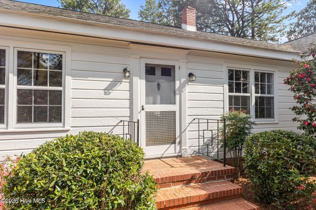 1004 N Poplar Street, Aberdeen, NC 28315