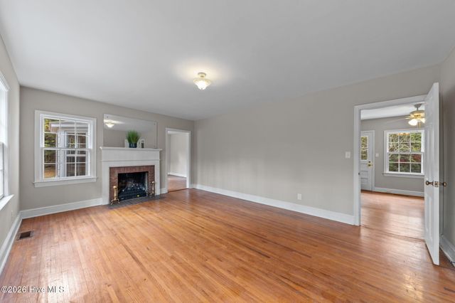 1004 N Poplar Street, Aberdeen, NC 28315