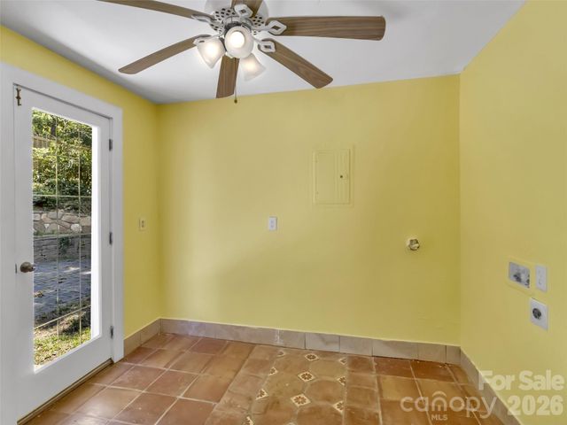 28 Wake Street, Waynesville, NC 28716