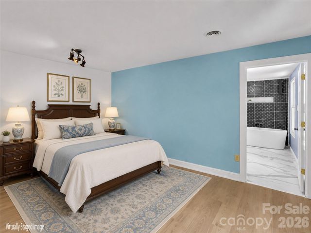 28 Wake Street, Waynesville, NC 28716
