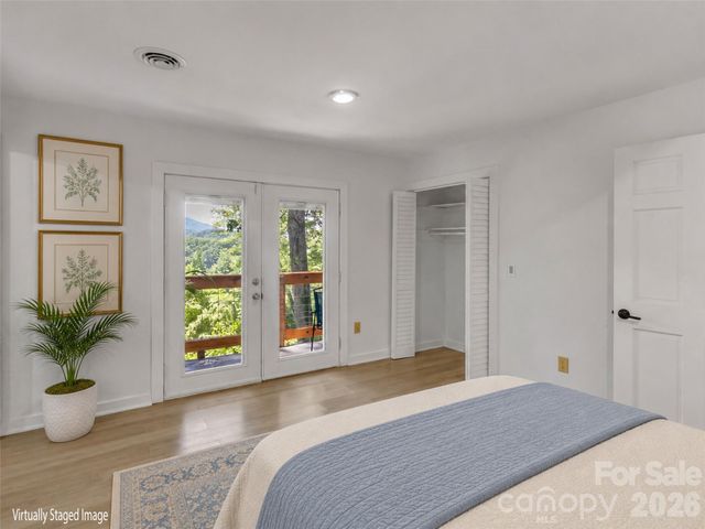 28 Wake Street, Waynesville, NC 28716