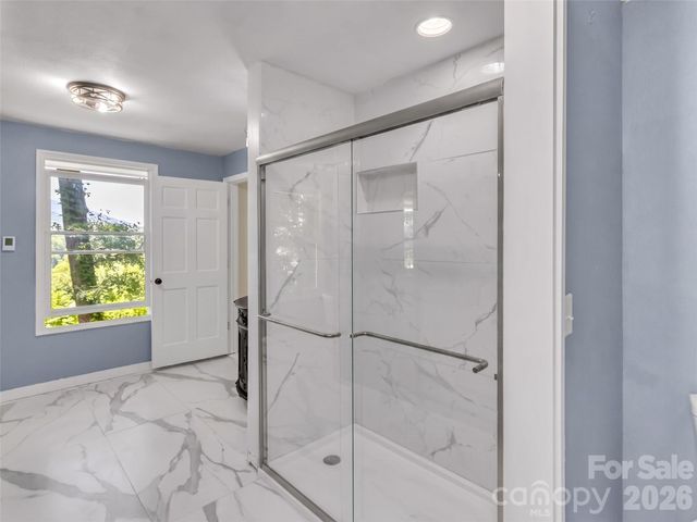 28 Wake Street, Waynesville, NC 28716