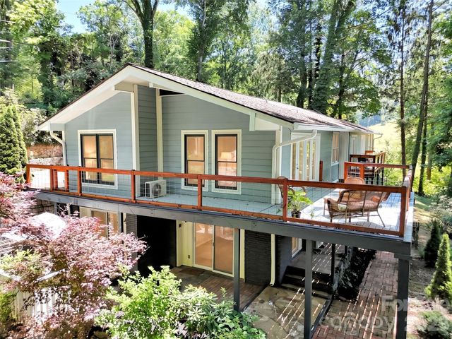 28 Wake Street, Waynesville, NC 28716