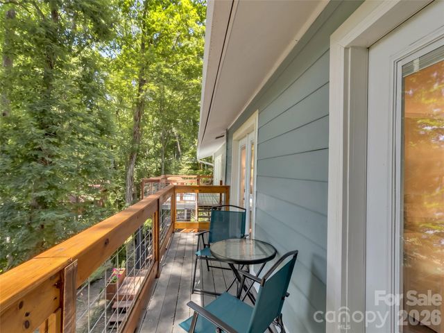 28 Wake Street, Waynesville, NC 28716