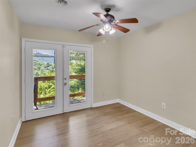28 Wake Street, Waynesville, NC 28716