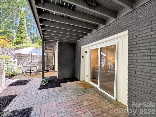 28 Wake Street, Waynesville, NC 28716