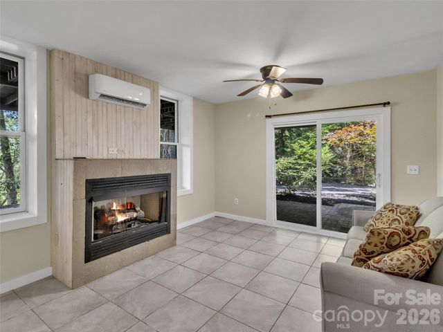 28 Wake Street, Waynesville, NC 28716