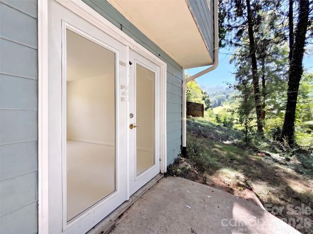 28 Wake Street, Waynesville, NC 28716