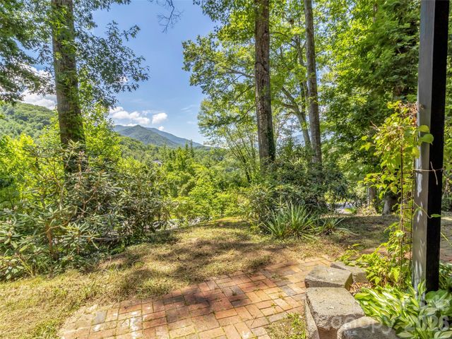 28 Wake Street, Waynesville, NC 28716