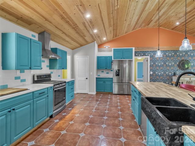 28 Wake Street, Waynesville, NC 28716