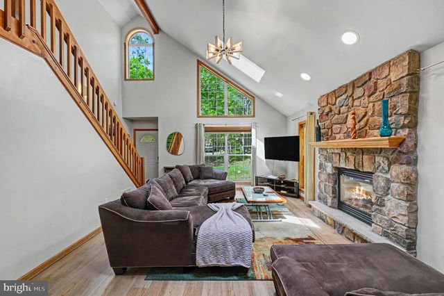 1122 RANGER TRL, Pocono Lake, PA 18347