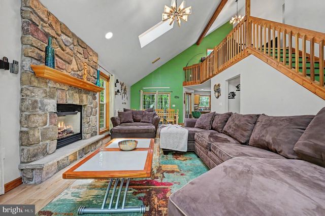1122 RANGER TRL, Pocono Lake, PA 18347