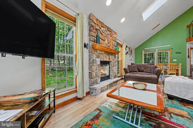 1122 RANGER TRL, Pocono Lake, PA 18347