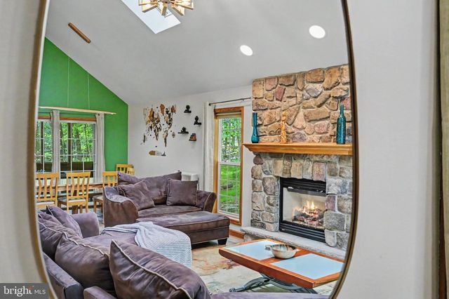 1122 RANGER TRL, Pocono Lake, PA 18347