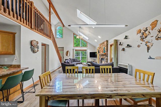 1122 RANGER TRL, Pocono Lake, PA 18347
