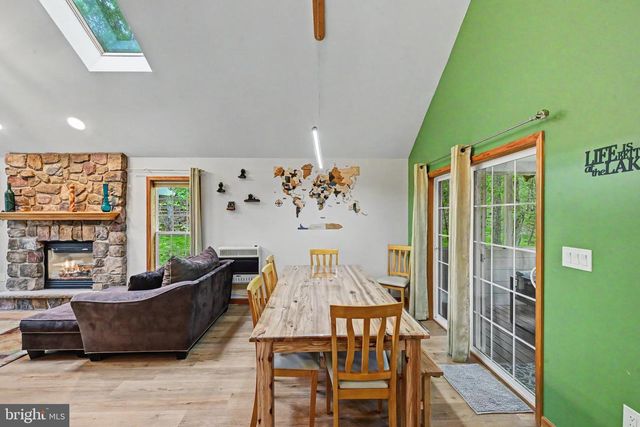 1122 RANGER TRL, Pocono Lake, PA 18347