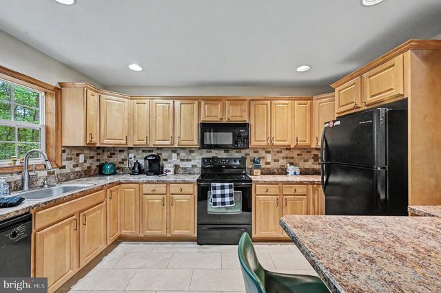1122 RANGER TRL, Pocono Lake, PA 18347