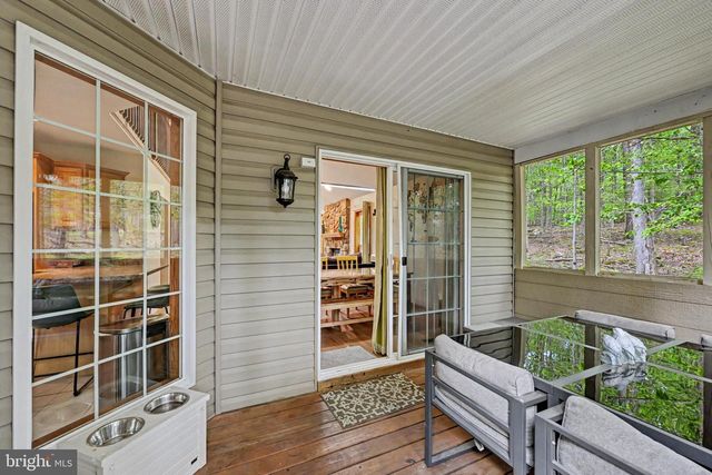 1122 RANGER TRL, Pocono Lake, PA 18347