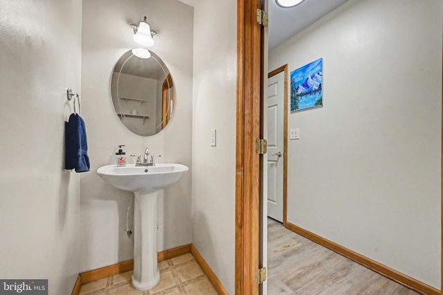 1122 RANGER TRL, Pocono Lake, PA 18347