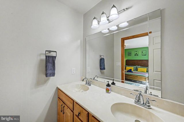 1122 RANGER TRL, Pocono Lake, PA 18347