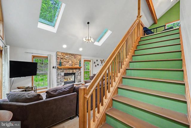 1122 RANGER TRL, Pocono Lake, PA 18347
