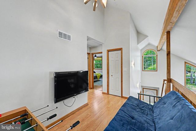 1122 RANGER TRL, Pocono Lake, PA 18347