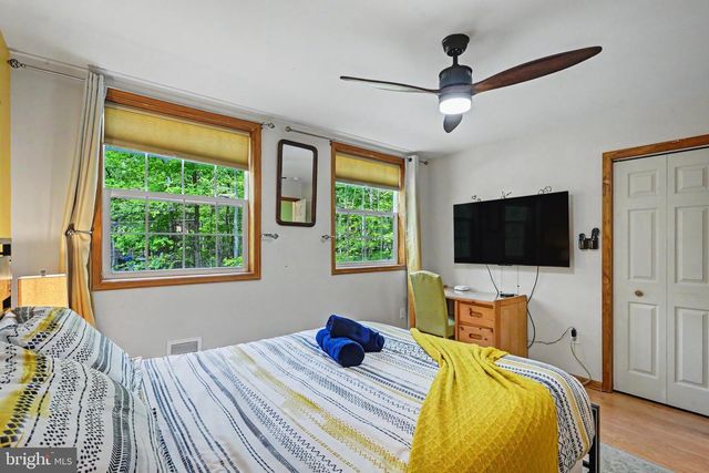 1122 RANGER TRL, Pocono Lake, PA 18347