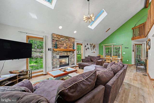 1122 RANGER TRL, Pocono Lake, PA 18347