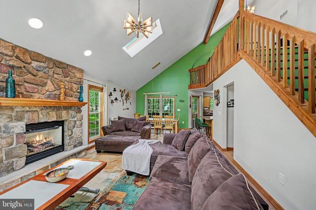 1122 RANGER TRL, Pocono Lake, PA 18347