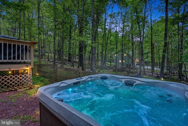 1122 RANGER TRL, Pocono Lake, PA 18347