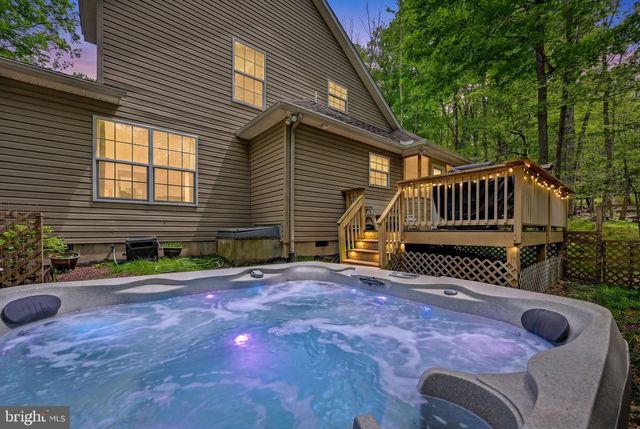1122 RANGER TRL, Pocono Lake, PA 18347