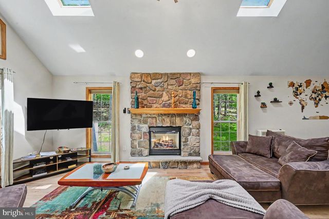 1122 RANGER TRL, Pocono Lake, PA 18347