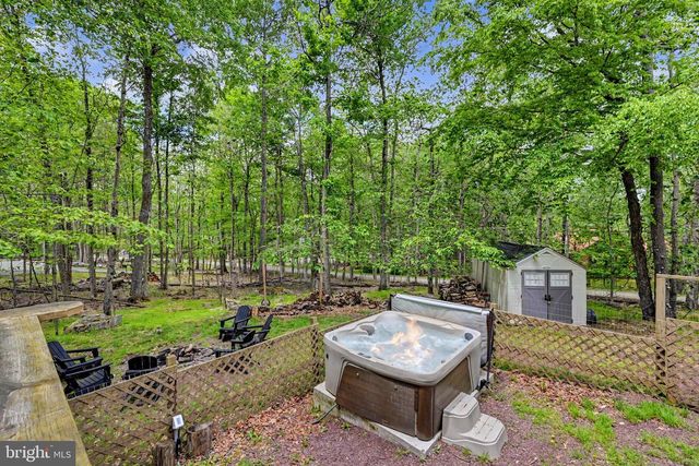 1122 RANGER TRL, Pocono Lake, PA 18347