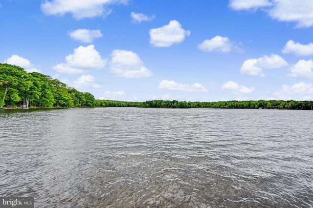 1122 RANGER TRL, Pocono Lake, PA 18347