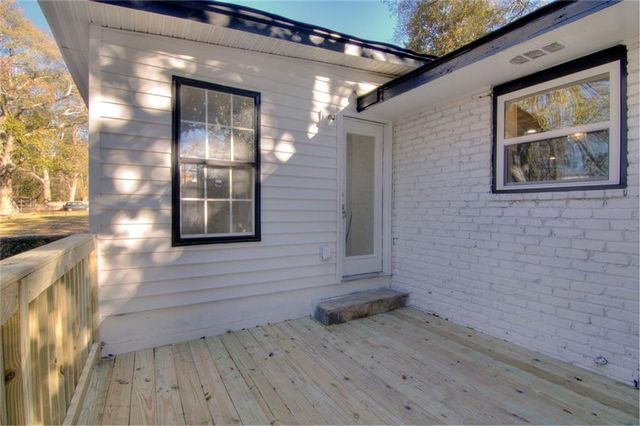 1215 Sheppard Place, Stone Mountain, GA 30083