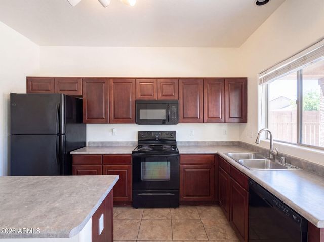 17268 W ELAINE Drive, Goodyear, AZ 85338