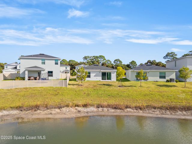 1668 Colebrook Circle SW, Palm Bay, FL 32908