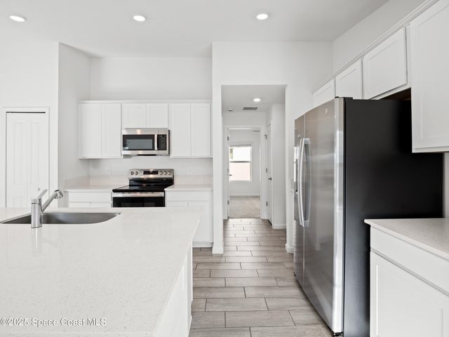 1668 Colebrook Circle SW, Palm Bay, FL 32908