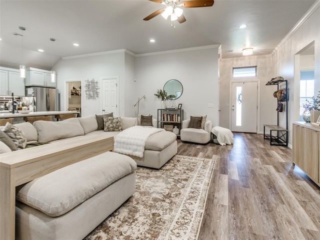 8921 Stacy Lynn Lane, Yukon, OK 73099