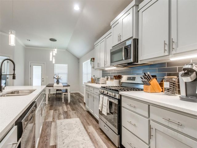 8921 Stacy Lynn Lane, Yukon, OK 73099