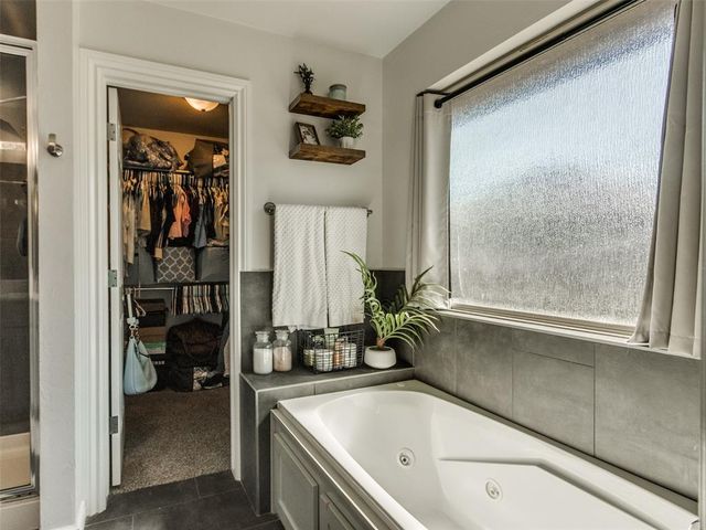 8921 Stacy Lynn Lane, Yukon, OK 73099