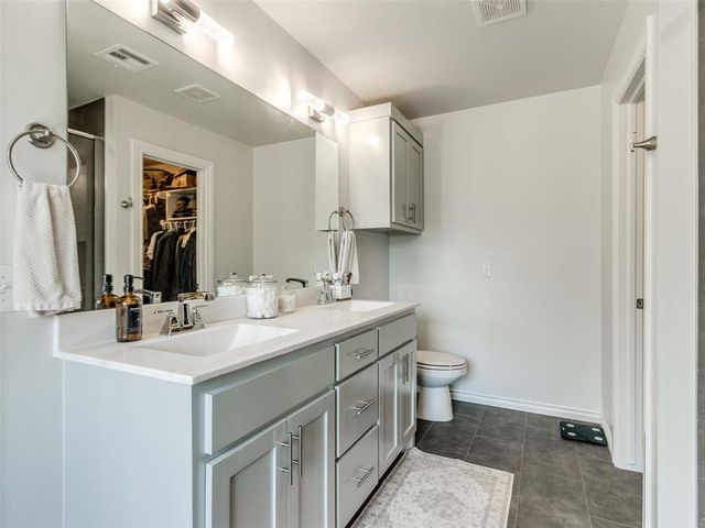 8921 Stacy Lynn Lane, Yukon, OK 73099