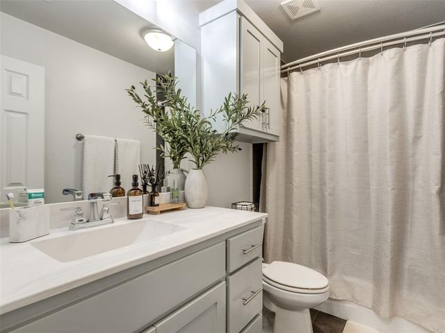 8921 Stacy Lynn Lane, Yukon, OK 73099