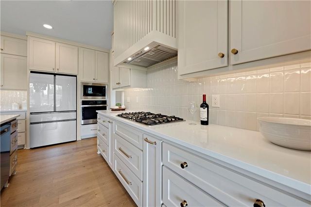 18604 Howe Drive, Overland Park, KS 66085