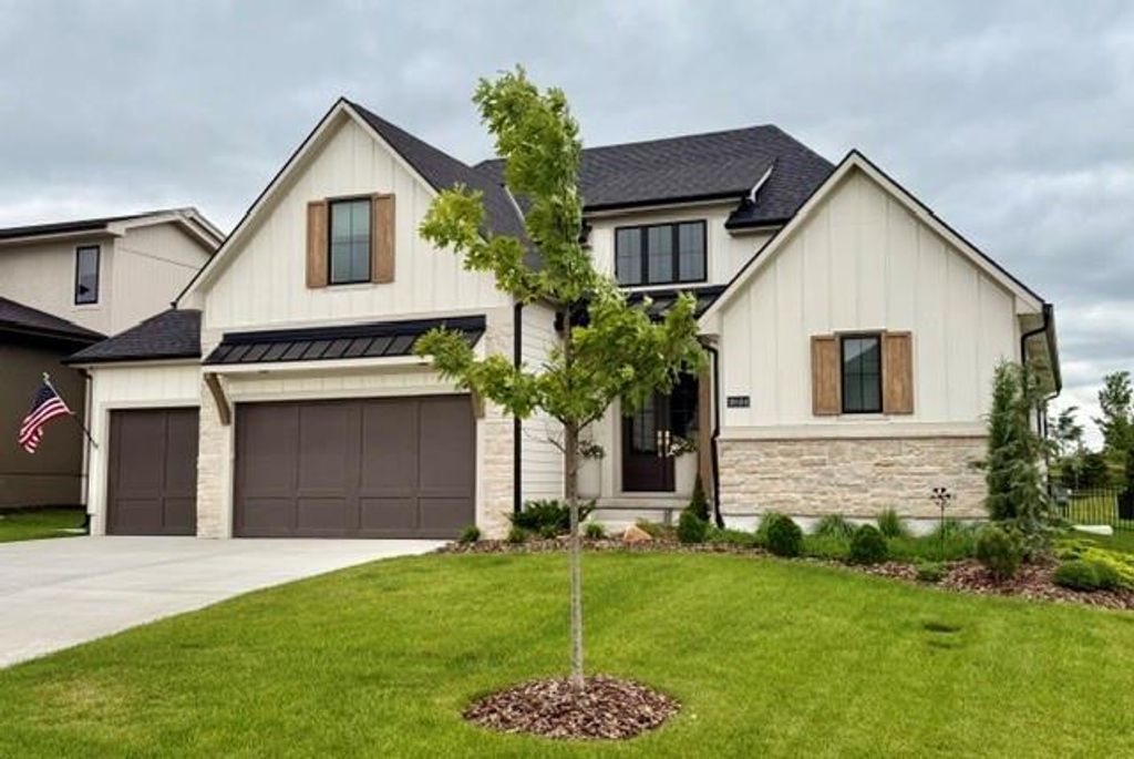 18604 Howe Drive, Overland Park, KS 66085