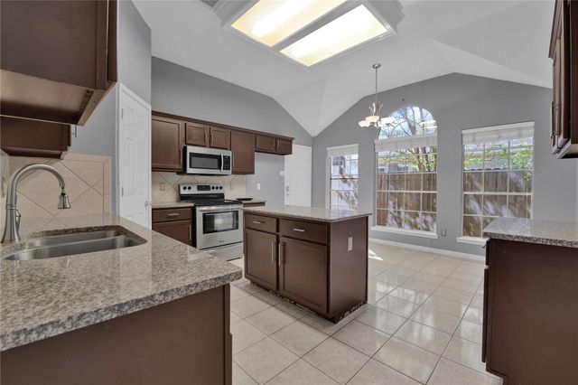 27186 Kings Manor Drive S, Humble, TX 77339